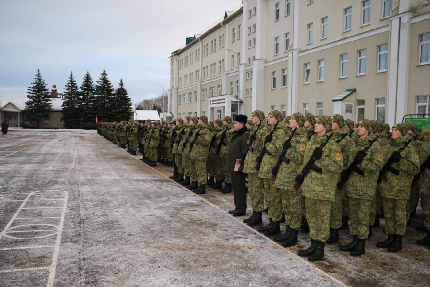 В в/ч 1463 Дзержинска новобранцы приняли военную присягу - DZR.BY