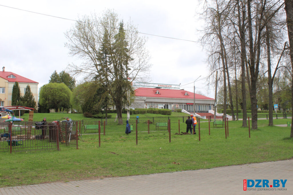 Установка новых аттракционов в детском парке Дзержинска