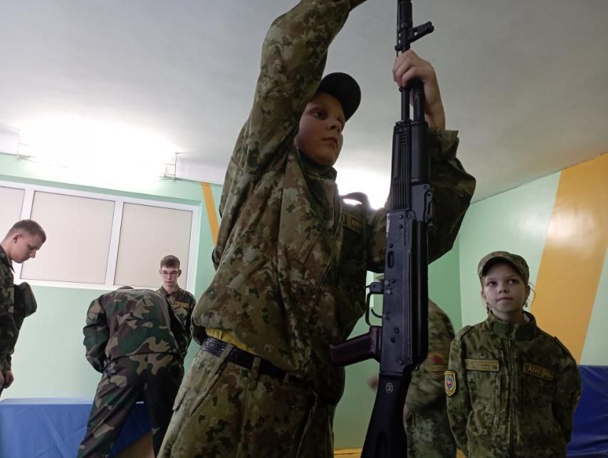 Соревнования по военно-прикладным дисциплинам среди гимназистов прошли в Дзержинском районе