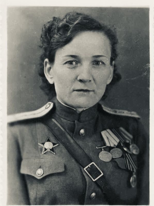 «И память сердца говорит…». Военврач Елена Глебова – в воспоминаниях родных и близких