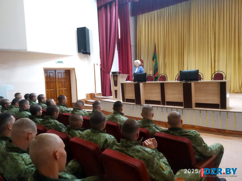 В в/ч 1463 прошел поэтический вечер с участием поэтессы Людмилы Круглик