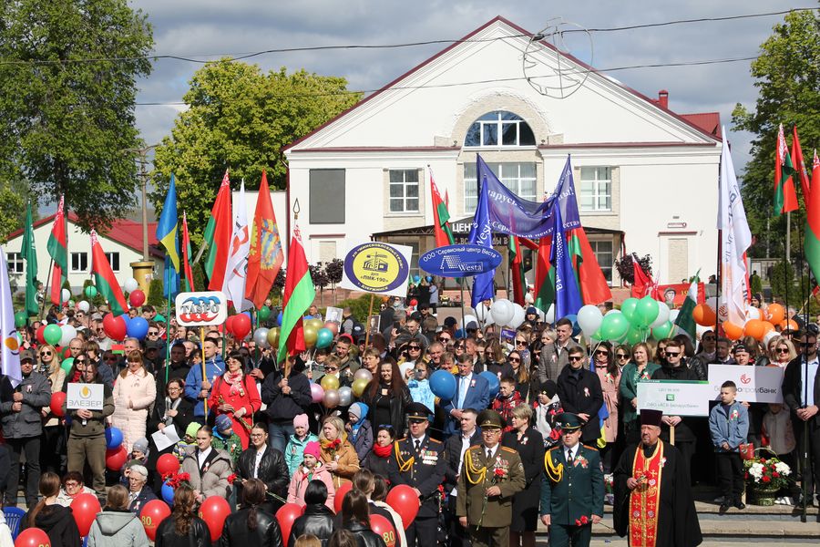 День памяти и благодарности! Несколько тысяч дзержинцев приняли участие в митинге к 80-летию Великой Победы