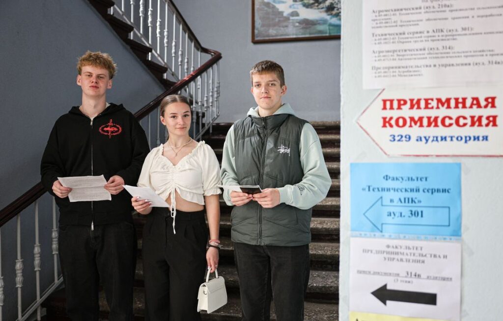 Сразу три выпускника Петковичской средней школы подали документы на целевое обучение в БГАТУ