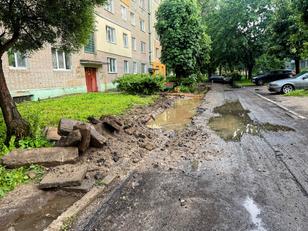 В Фаниполе приступили к ремонту дворовых территорий жилых домов на улицах Коласа и Комсомольской