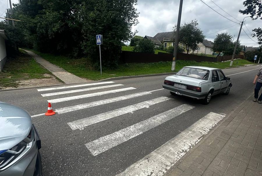 В Дзержинске автомобиль сбил 12-летнюю девочку на пешеходном переходе