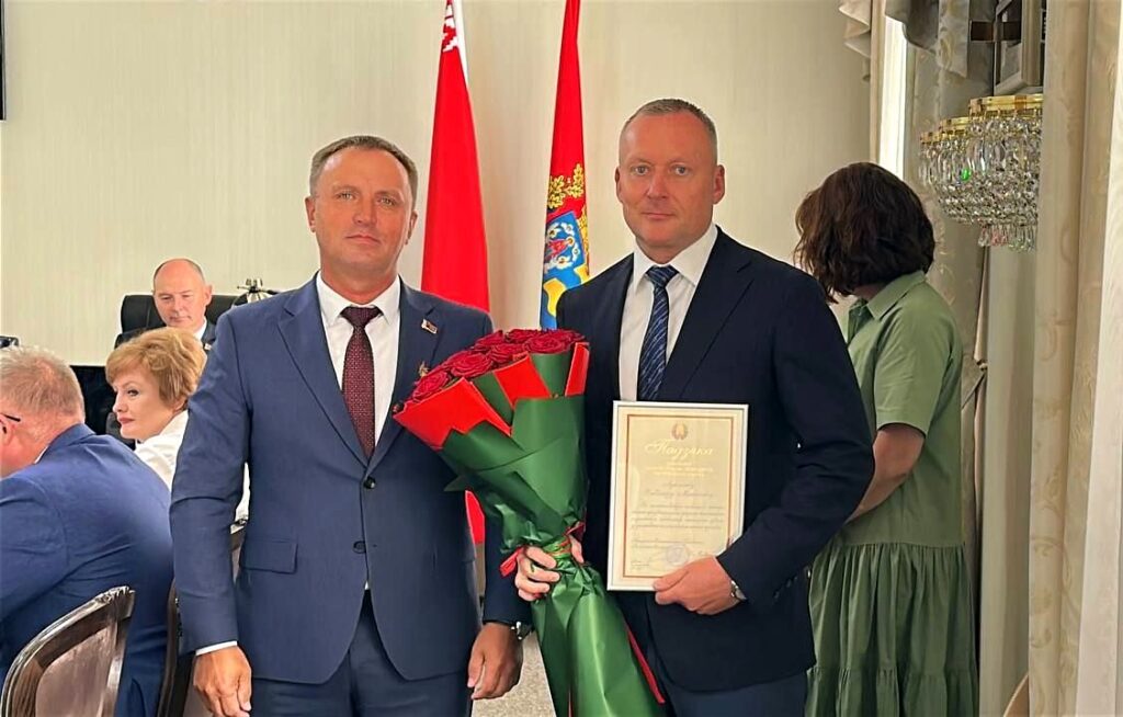 Благодарности Главы Администрации Президента удостоен гендиректор агрокомбината «Дзержинский» Владимир Лукьянов