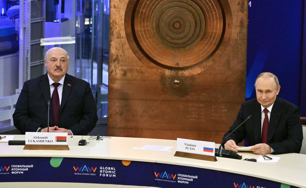 Лукашенко заявил о планах договориться с Путиным о строительстве в Беларуси второй АЭС