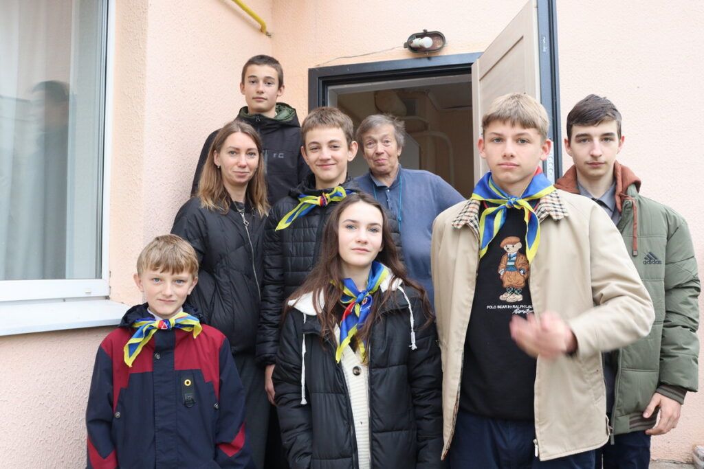 101 доброе дело: юные спасатели Дзержинского района дарят заботу и безопасность ветеранам