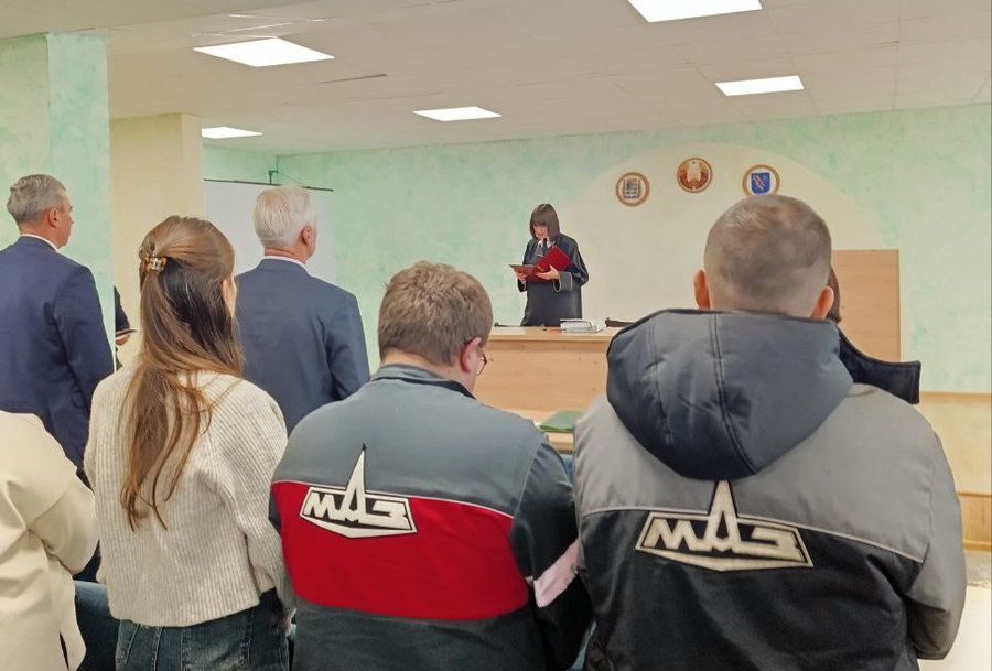 На ДЭМЗе прошло выездное заседание суда по делу о коррупции