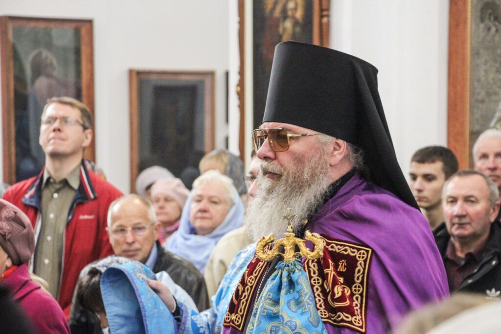 Епископ Молодечненский и Столбцовский Павел провел Литургию в Свято-Покровской церкви в Дзержинске