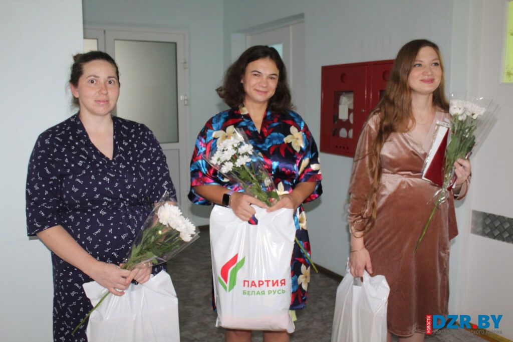 Три дзержинца появились на свет в канун Дня матери