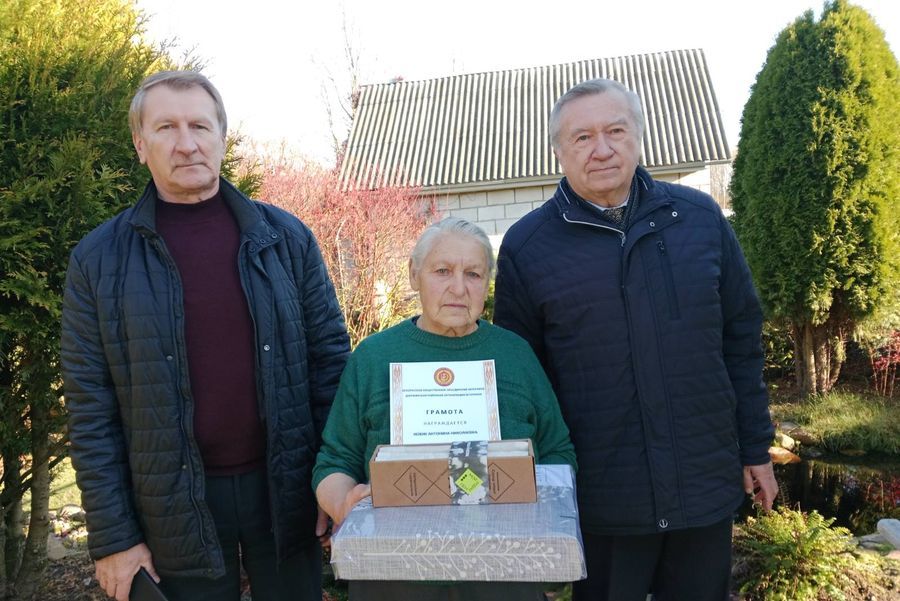 «Пока живы такие люди, жива душа нашей земли». В Дзержинском сельсовете наградили победительниц конкурса благоустройства