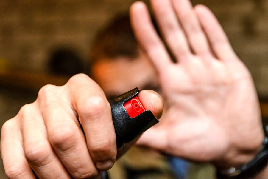 Пьяный дзержинец распылил перцовый баллончик в лицо посетителю ночного клуба. Хулигана будут судить