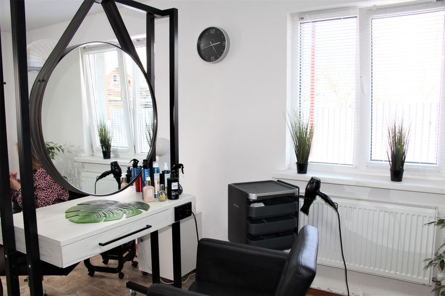 В каких сферах работают самозанятые в Дзержинском районе и какие их ждут изменения с 2026 года