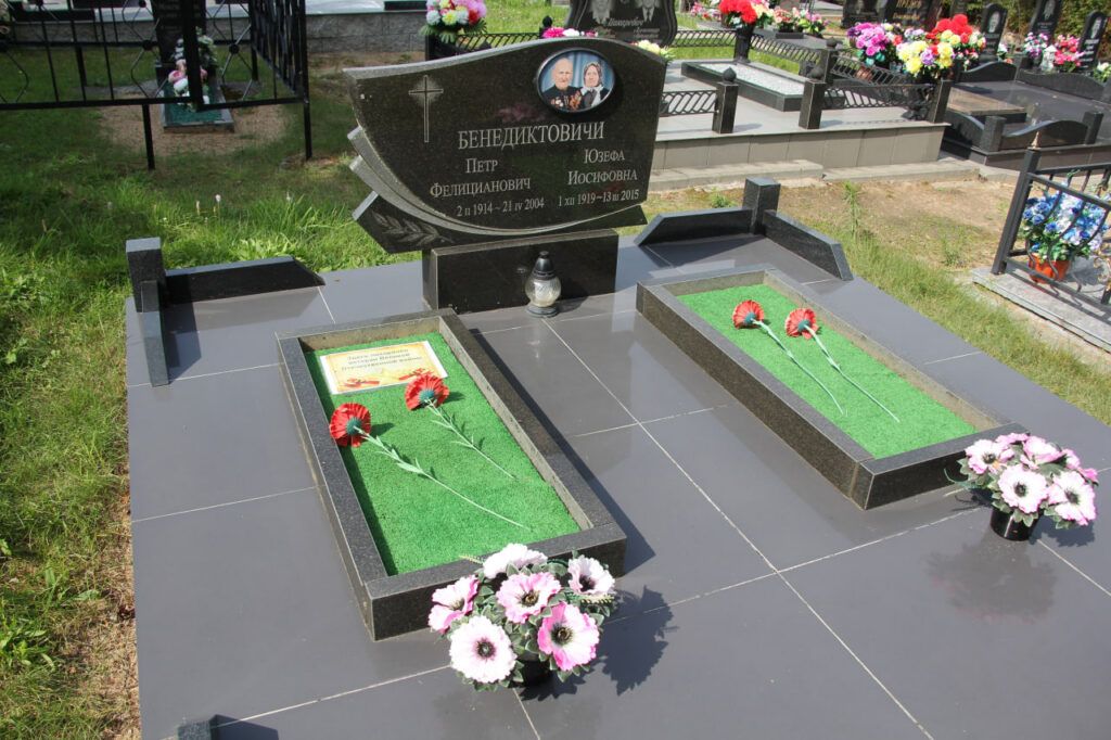 Традиции живы: в Полоневичах благоустроили кладбище и почтили память усопших