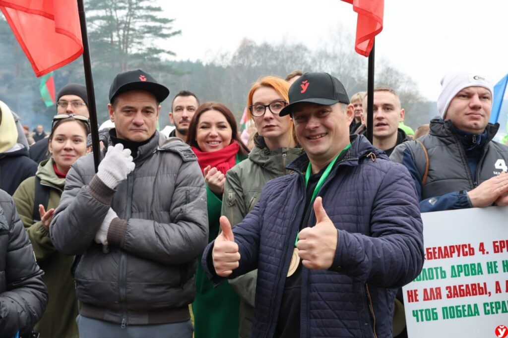 «Золотой» топор и новые имена: кто выиграл на чемпионате по колке дров