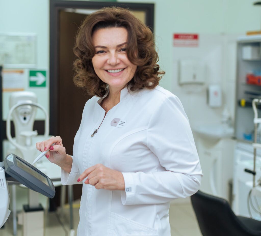 Врач-офтальмолог Елена Беликова: как девочка из путчинского леса подарила москвичам новое зрение