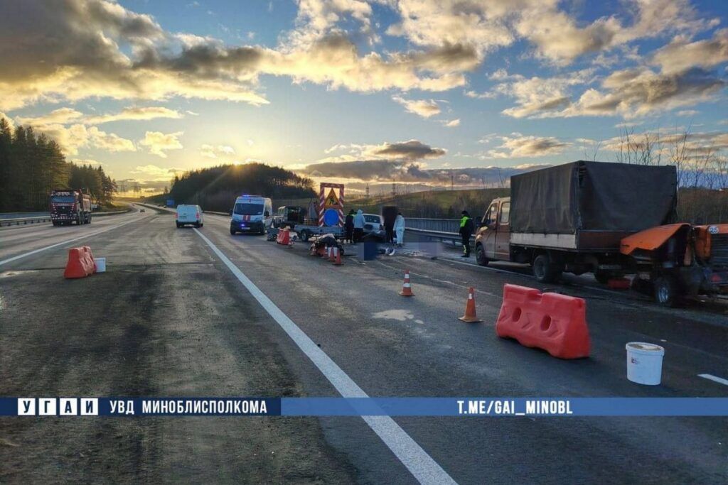 Ford отбросило на рабочих во время ремонта дороги — пострадало двое жителей Дзержинского района