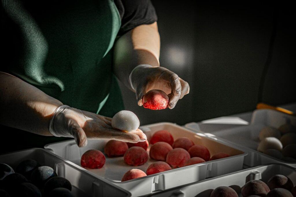 Секрет нежности: кондитер из Фаниполя Елена рассказала, почему горожанам полюбились моти