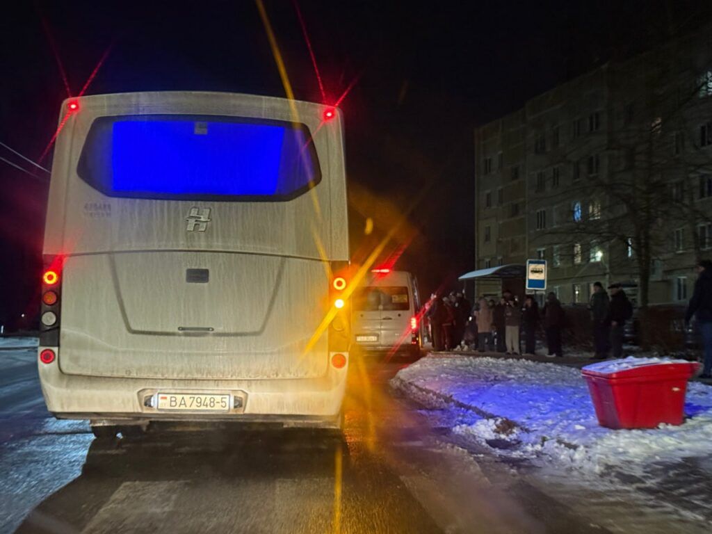 «Ноги по привычке несут к маршрутке»: как изменились утренние поездки из Дзержинска и Фаниполя в столицу