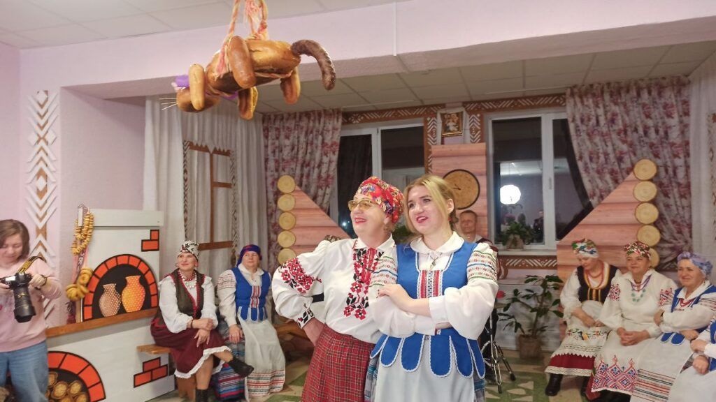 У Скірмантаўскім Доме культуры адбыўся ўнікальны абрад «Ката пячы»