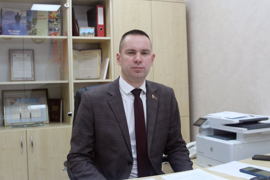 8 ноября прямую линию проведет председатель Дзержинского районного Совета депутатов Евгений Скоробогатый