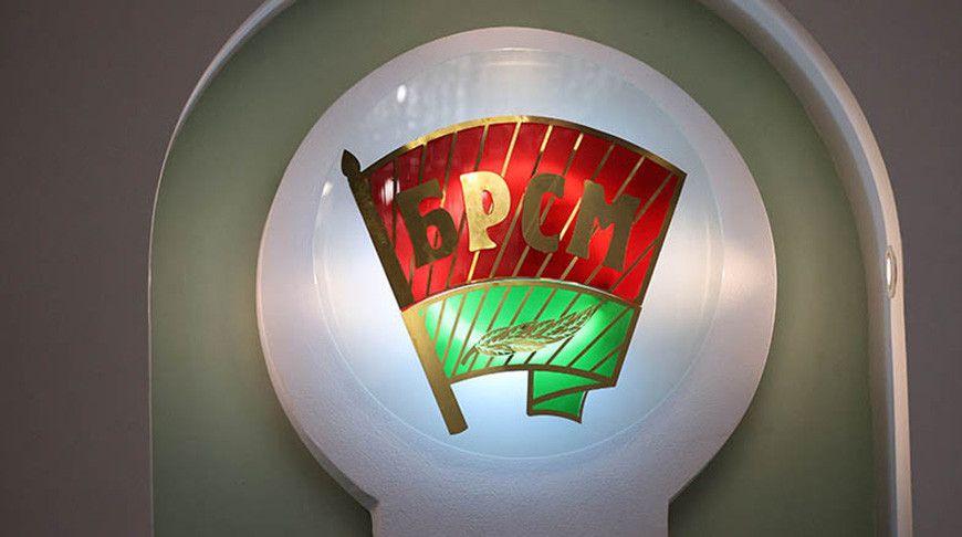 Акция «Цепочка добра»: молодежь Беларуси создает новогоднее чудо для пожилых людей