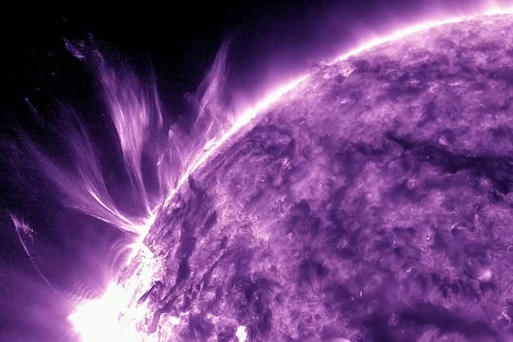 На Солнце зафиксирована одна из самых сильных вспышек в 2025 году