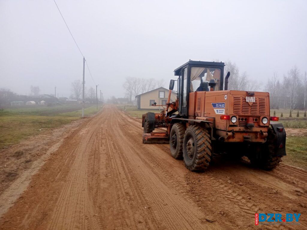 В Станьковском сельсовете провели работы по подсыпке и грейдированию дорог