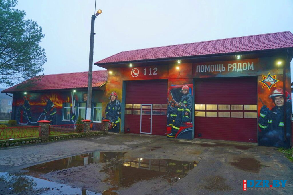 Яркое «заявление» на фасаде. В Путчино появился новый мурал Дзержинского РОЧС