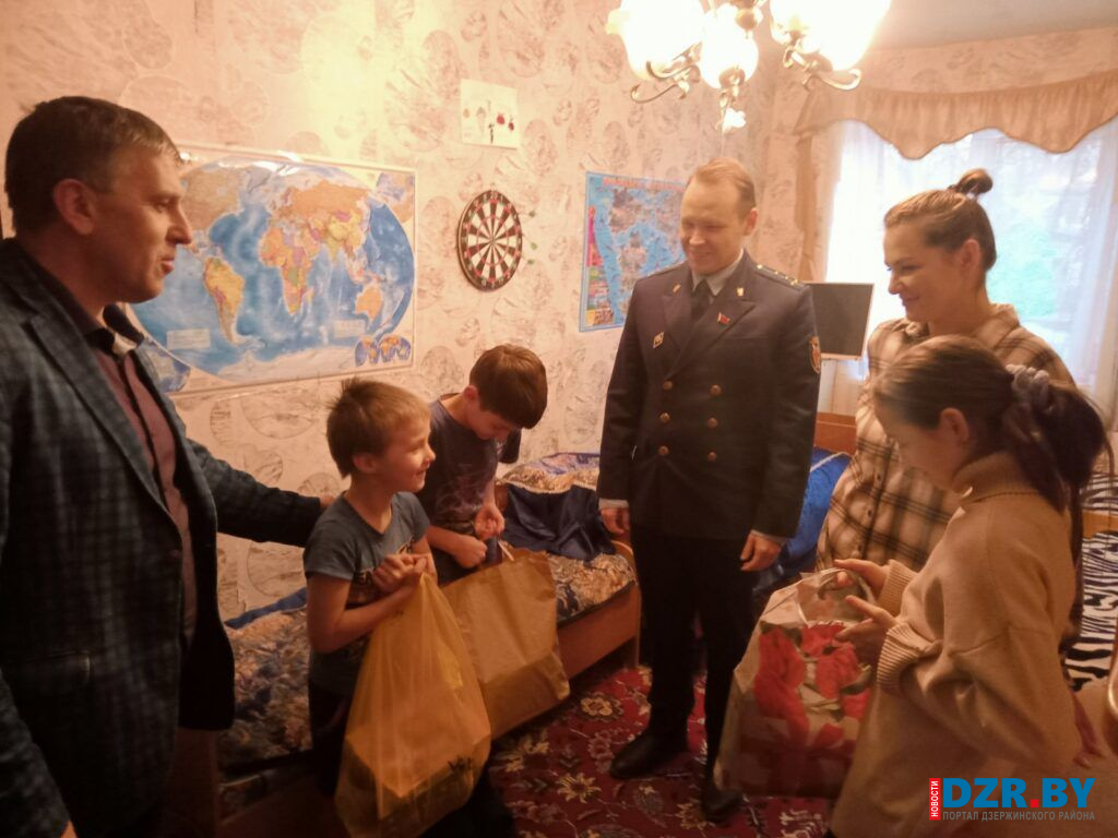 В Станьковском сельсовете поздравили семьи и открыли новый магазин