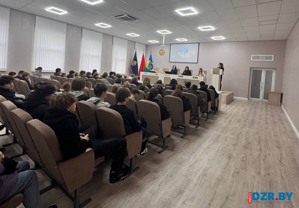 От чат-ботов с непристойностями до «флэтов». О чем предупреждает подростков дзержинская ИДН