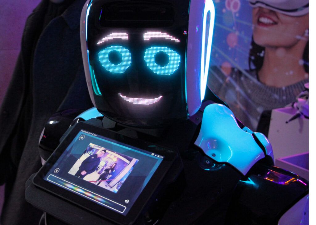 В Дзержинске открылась выставка роботов! Большой фоторепортаж