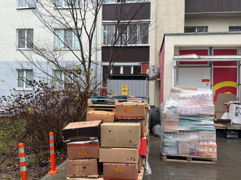 «Героям – мусор?». Дзержинцы протестуют против свалки рядом с магазином «Копеечка»