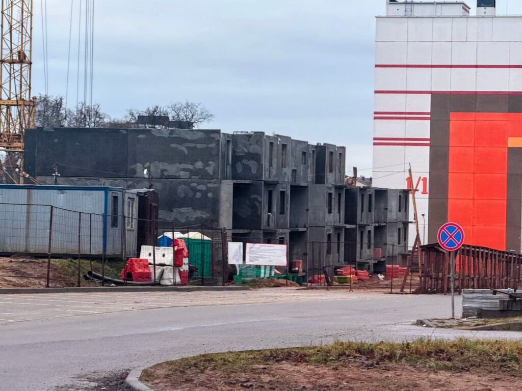 Микростудии по 18 кв.м. разлетелись за неделю: почему фанипольские «скворечники» победили хейт