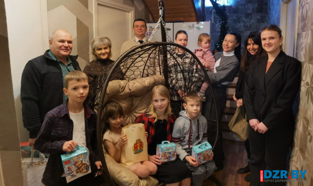Судьи Апелляционного экономического суда посетили многодетную семью Гацукович в Дзержинске