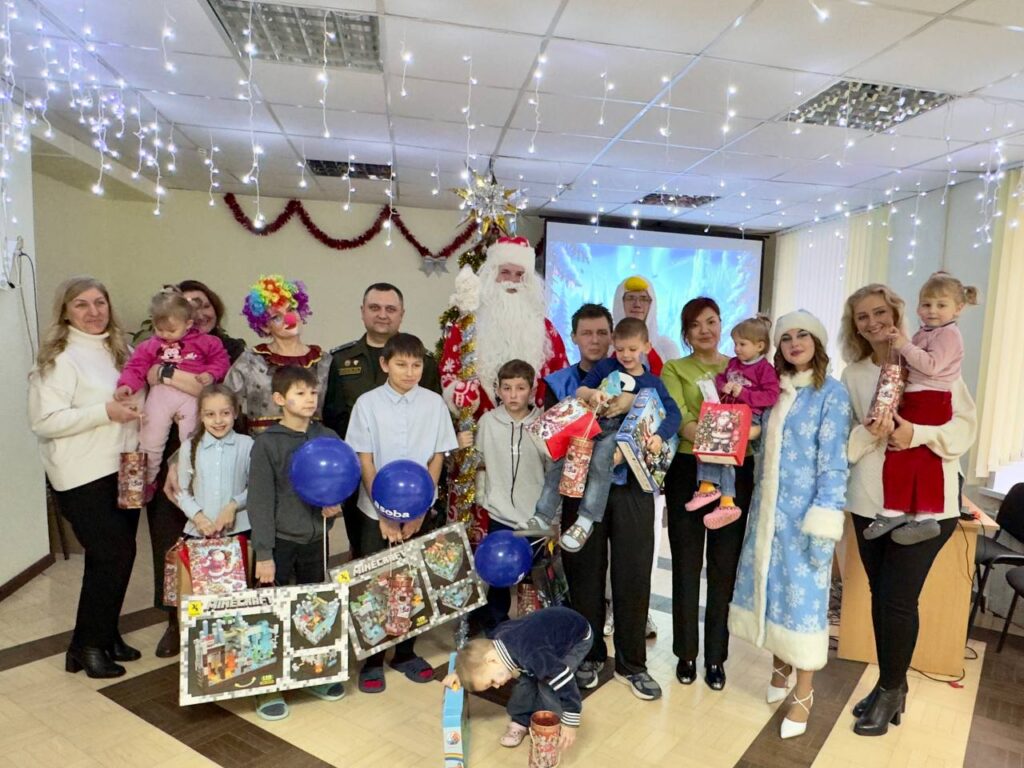 Военнослужащие 15-й зенитной ракетной бригады устроили праздник для воспитанников приюта