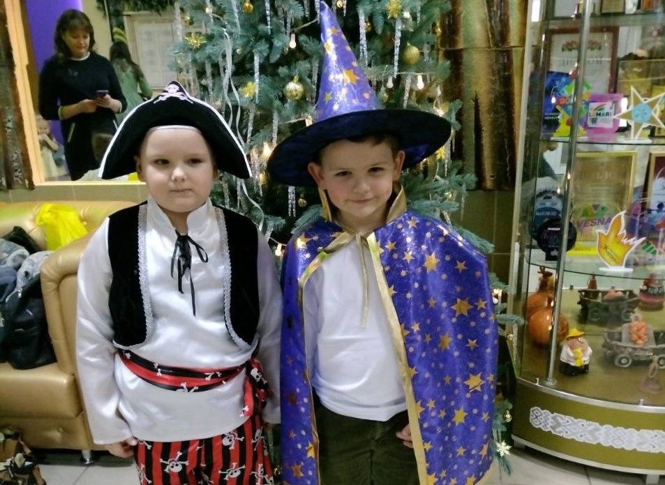 В Дзержинской ЦРБ детям и внукам членов профсоюза организовали новогодний праздник