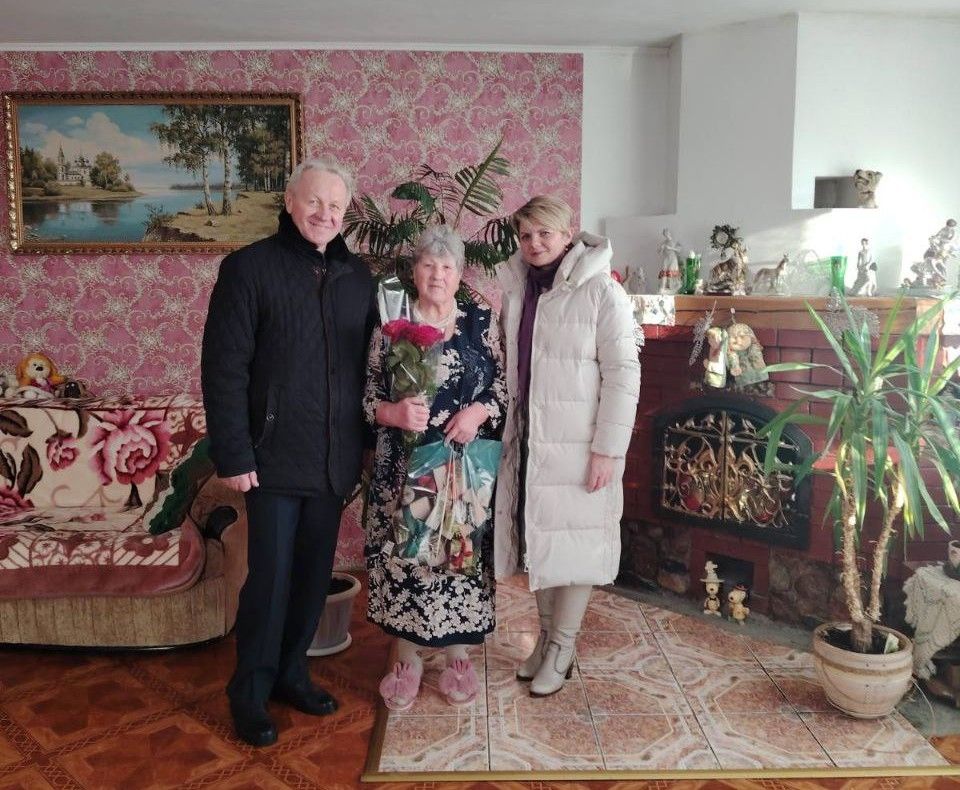 Фанипольский сельсовет поздравил старосту д. Волковичи с юбилеем