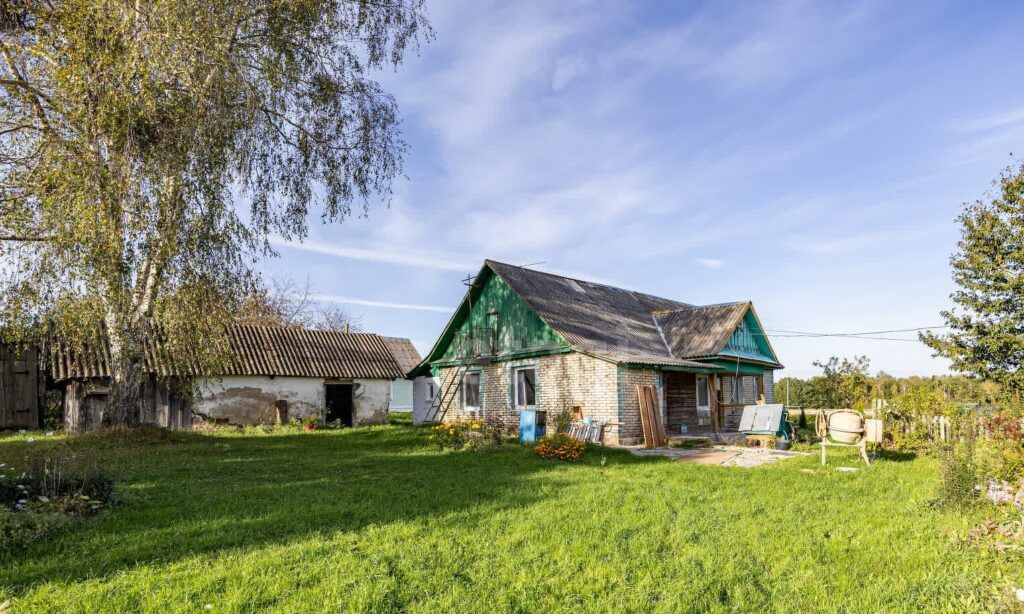 В Дзержинском районе продают дом, которому более 60 лет — узнали цену