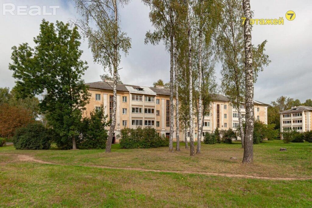 В Станьково выставили на продажу 4-комнатную квартиру в сталинке. Узнали цену