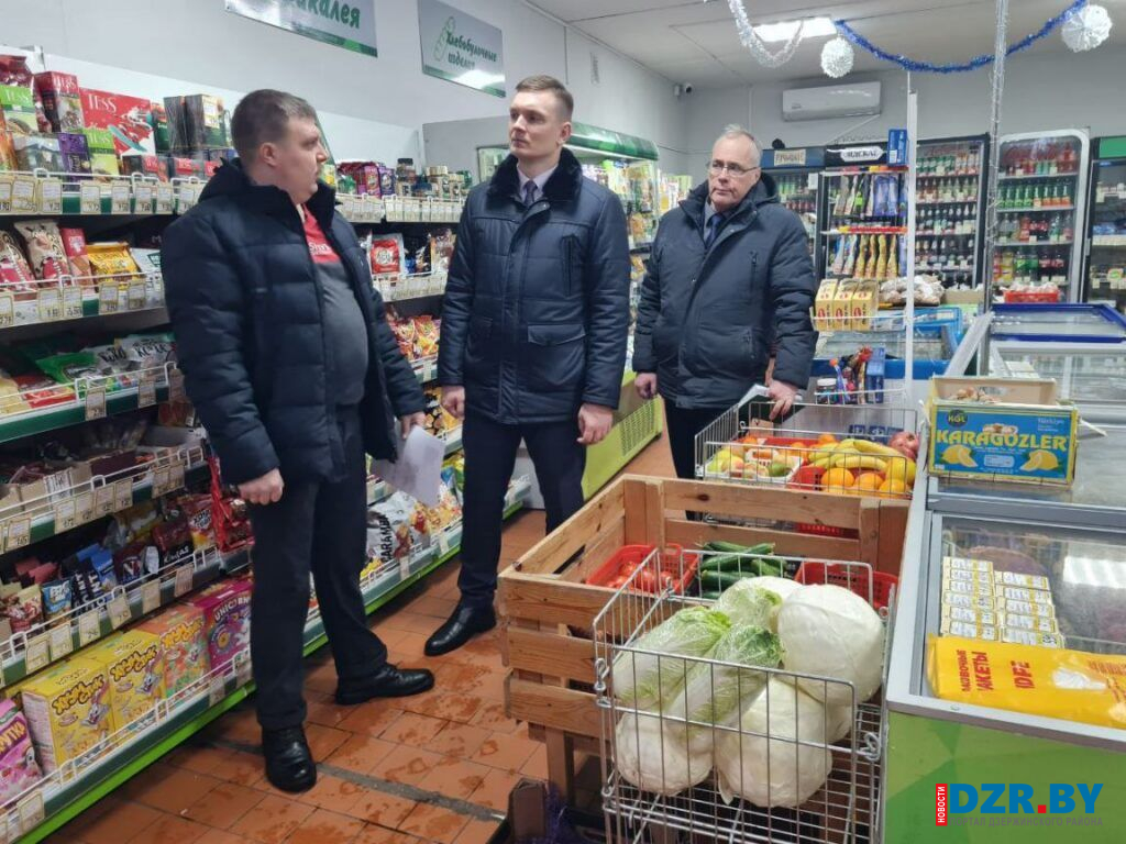 «Требуются корректировки». Как обстоят дела в магазинах Дзержинского района с овощами по госзаказу