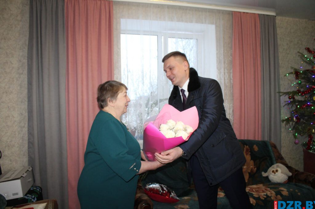 Легендарную женщину-механизатора Татьяну Захожую поздравили с 70-летним юбилеем