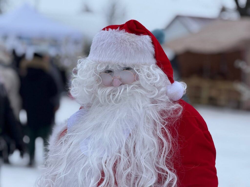 В Фаниполе отгуляли Рождество с песнями, играми на морозе и запахом шашлыка