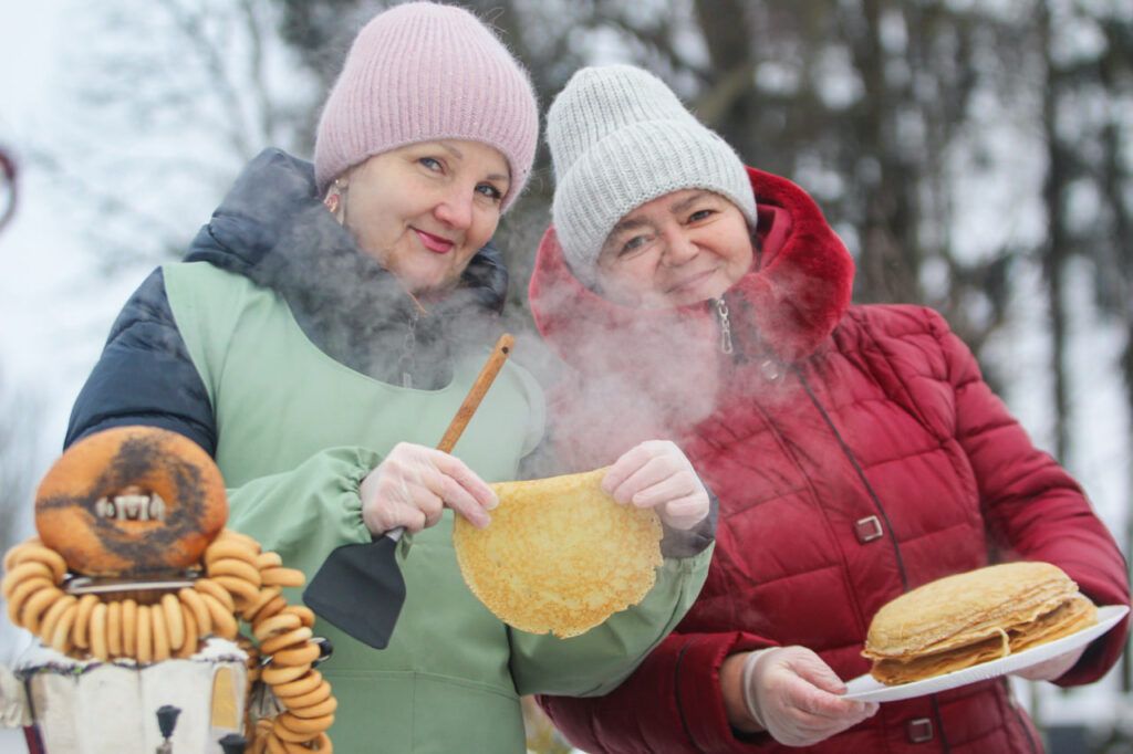 Народные гулянья и снежные забавы: как в Дзержинске отметили Каляды