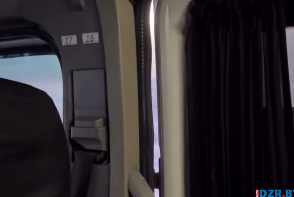 Пассажиры маршрутки Станьково-Минск мерзли в дороге из-за незакрывающейся двери