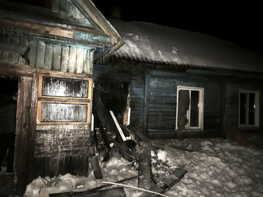Спасенный из сугроба, но… не от судьбы: в деревне Наследники на пожаре погиб 60-летний мужчина