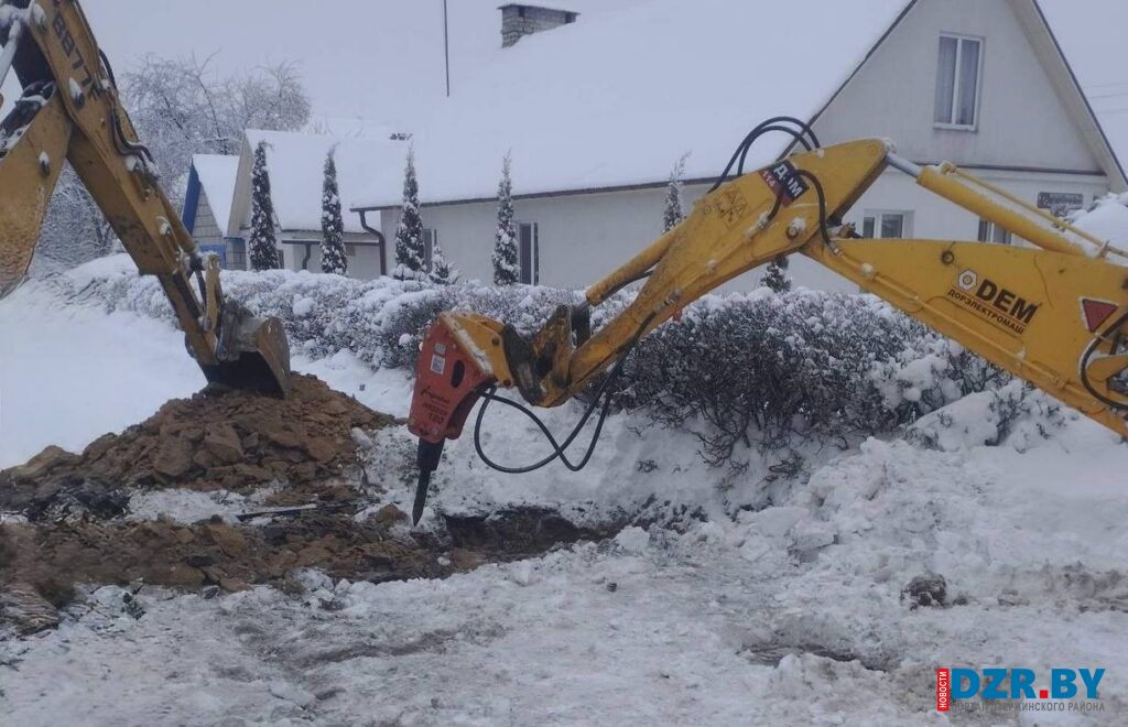 Водоканал устраняет порыв водопровода на ул. Пограничной в Дзержинске