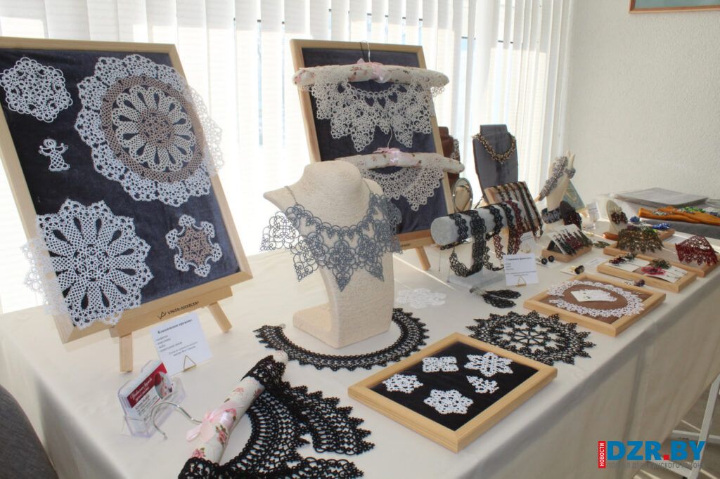 В Дзержинске проходит выставка изделий в технике фриволите