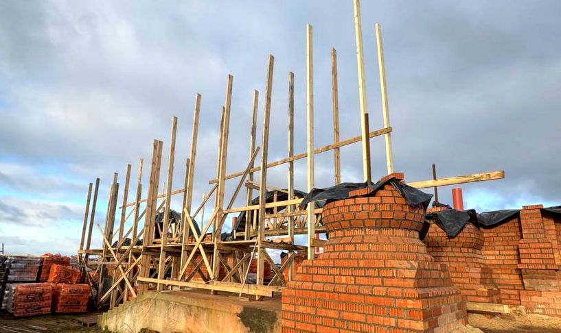 Высота стен уже превысила два метра. Как идет строительство храма-часовни в память о Святой Валентине Минской